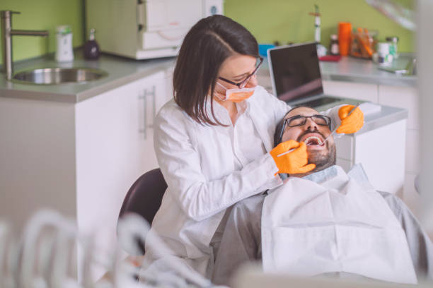 Best Cracked Tooth Emergency Dentist  in Metamora, IL